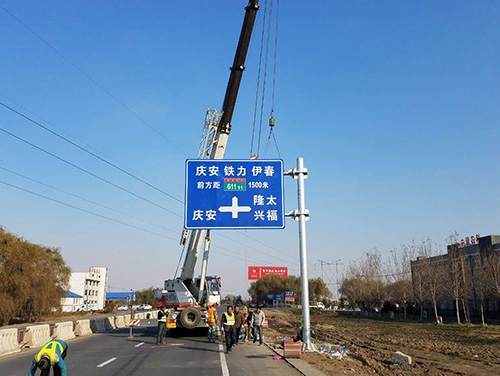 沈阳沈阳道路护栏网网片该如何进行正确的选购呢？